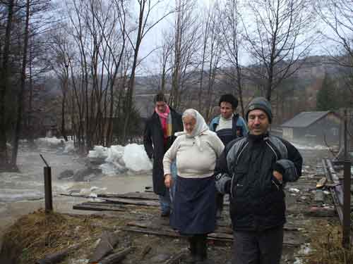 Foto inundatii si zapoare in Giulesti